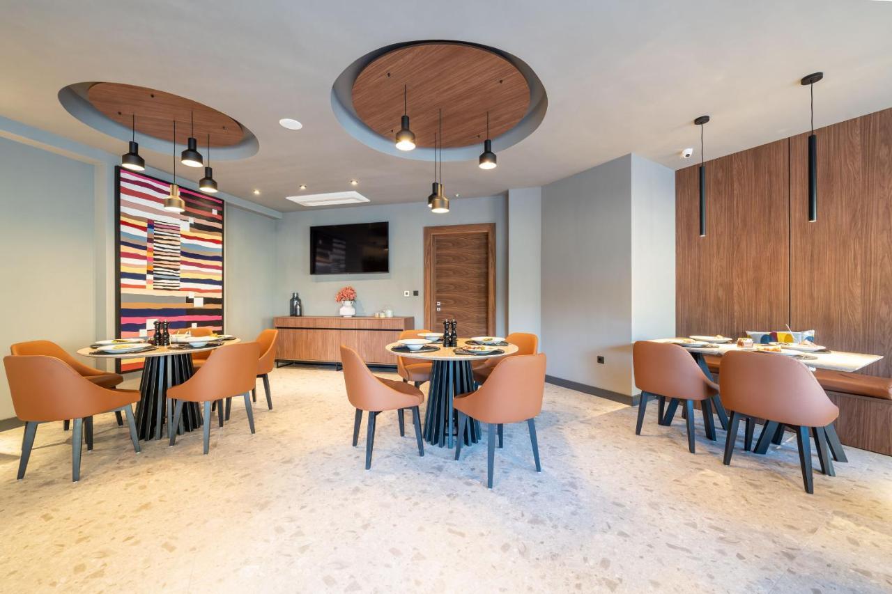 C Group Apartments コトル エクステリア 写真